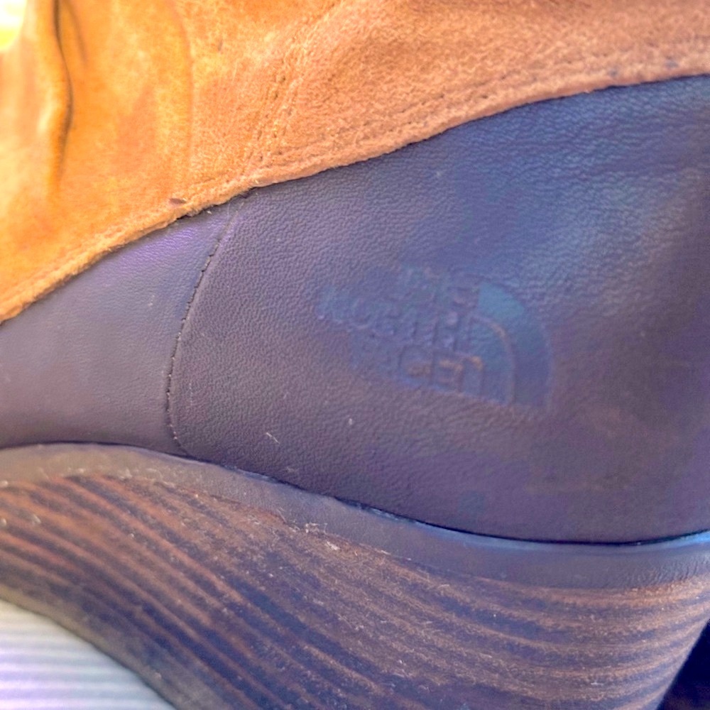 ⭐️THE NORTH FACE Leather Wedge Waterproof Zip Boots, Sz. 10, Excellent! 🤍 - Picture 9 of 15